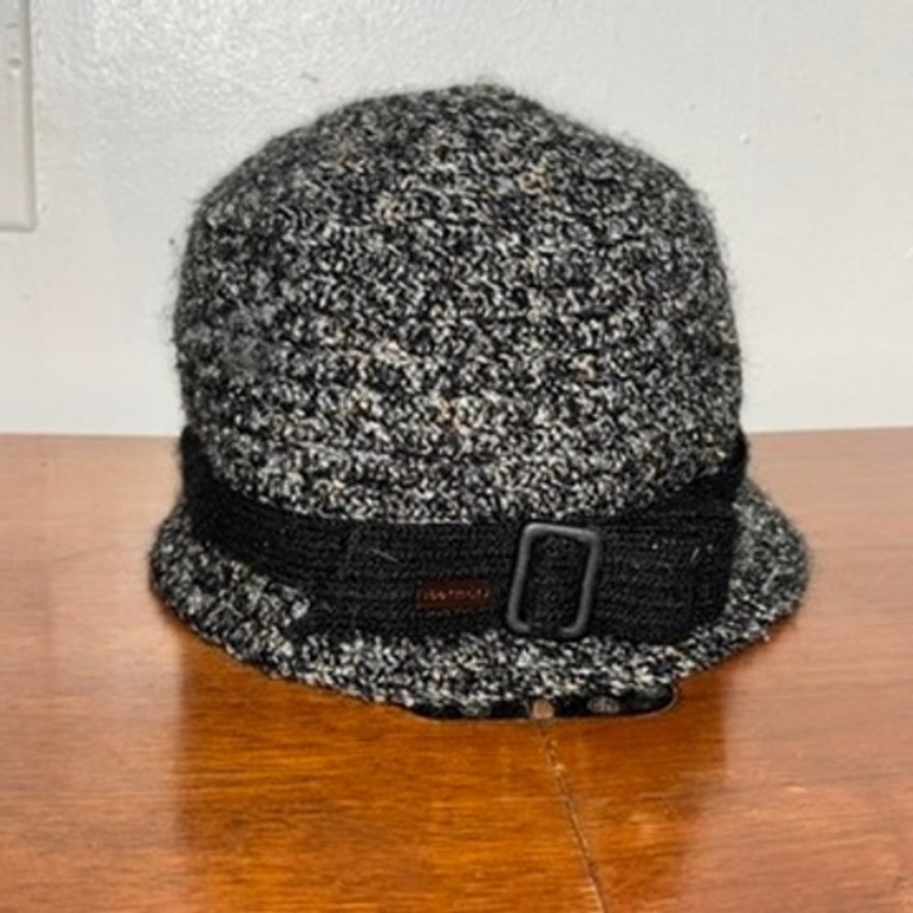 Betmar Cloche Hat Women Sz OS Black Gray 1940s Style Knit Buckle Winter Cap